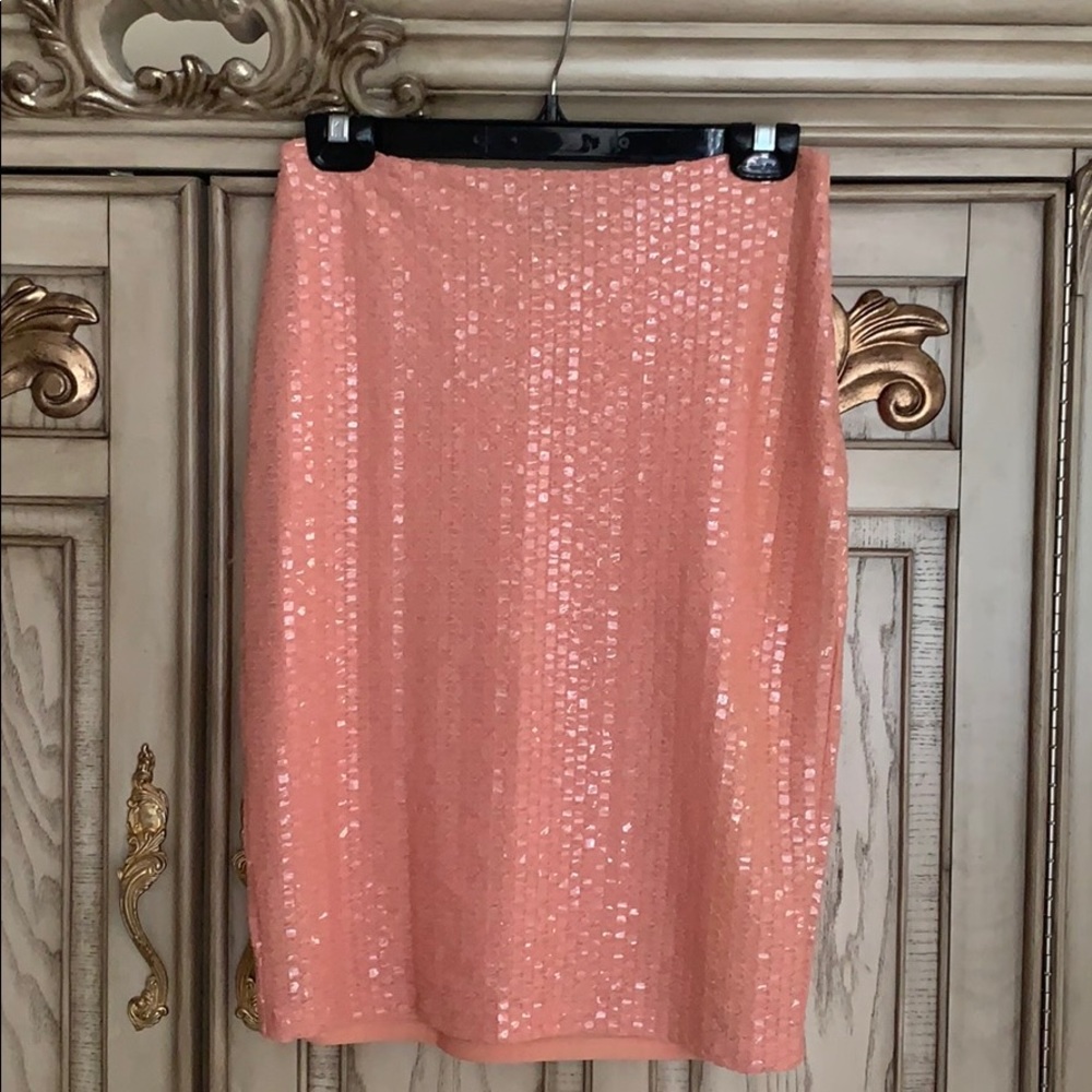 Women’s size small H&M skirt peach color